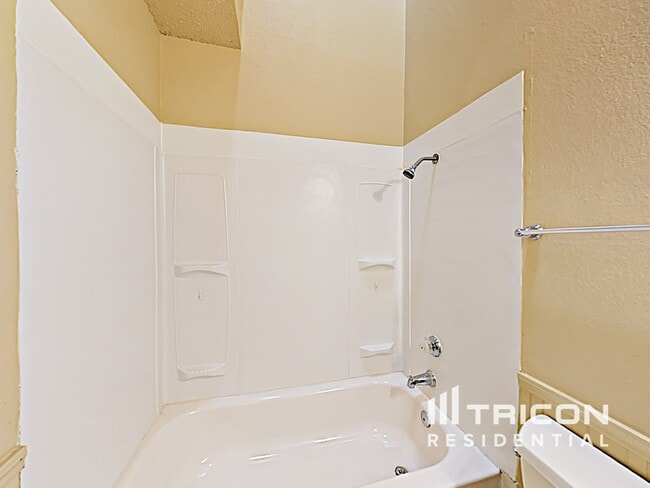 Building Photo - 6901 Driffield Cir
