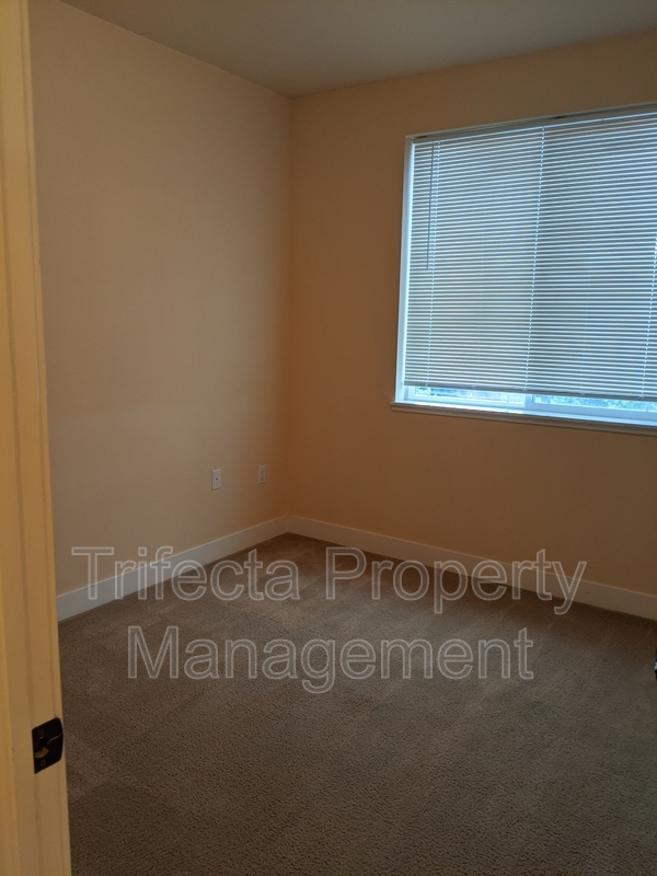Building Photo - 2445 Windrow Dr