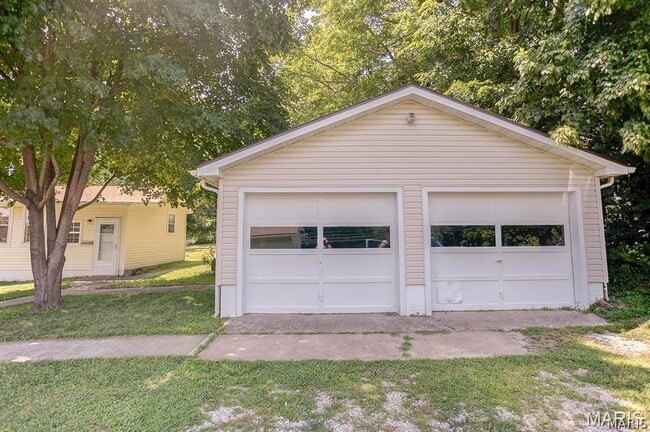 Building Photo - 126 S Meridian Rd