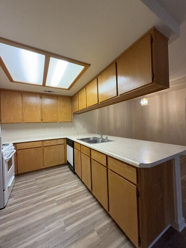 Building Photo - 155 Derek Dr