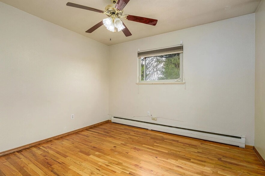 Building Photo - 2202 Orchard Ave