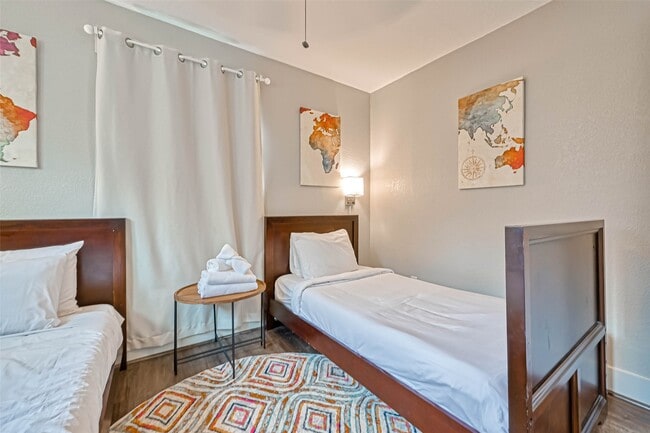 Building Photo - 10601 Willowgrove Dr