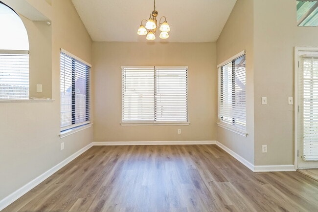 Building Photo - 1221 Settlers Way