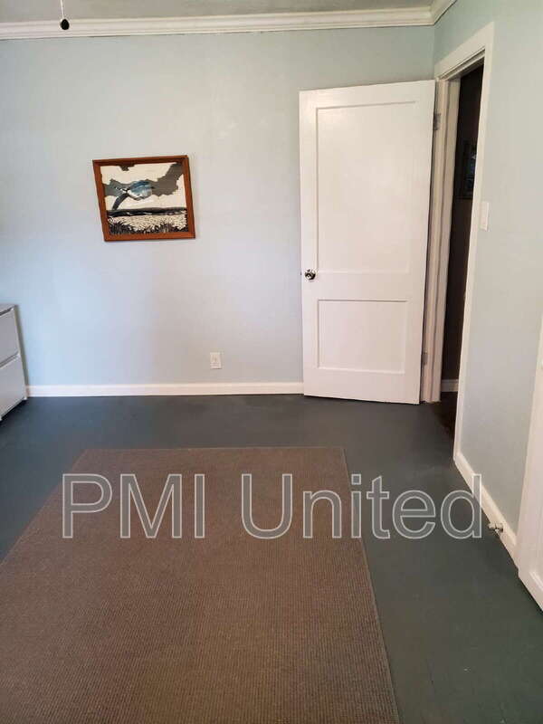 Building Photo - 509 Bryan St