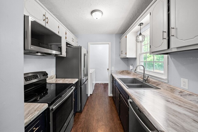 Building Photo - 750 Carmack Ct