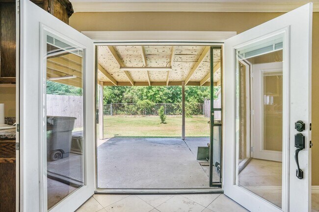 Building Photo - 6319 Hollow Pines Dr