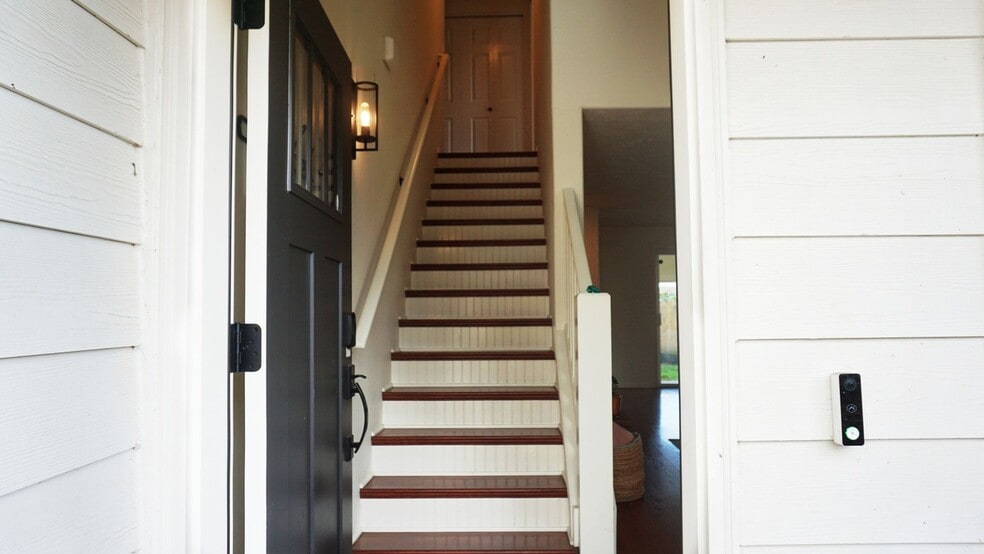 Building Photo - 4398 Northside Dr NE