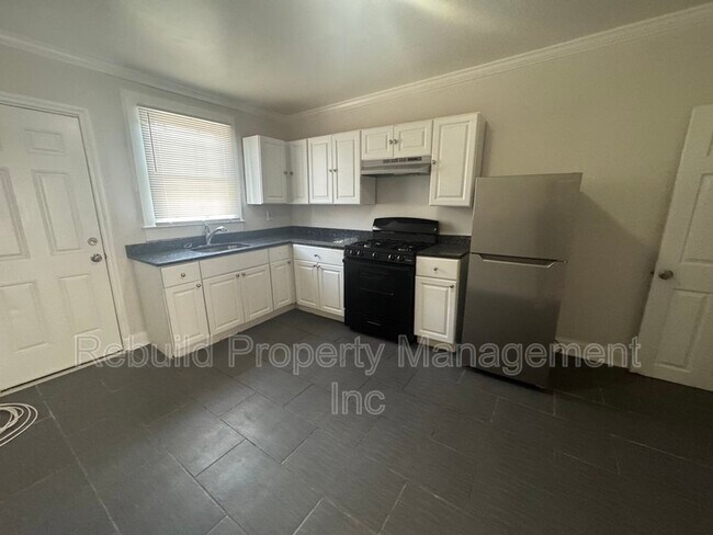 Building Photo - 5 S Conkling St