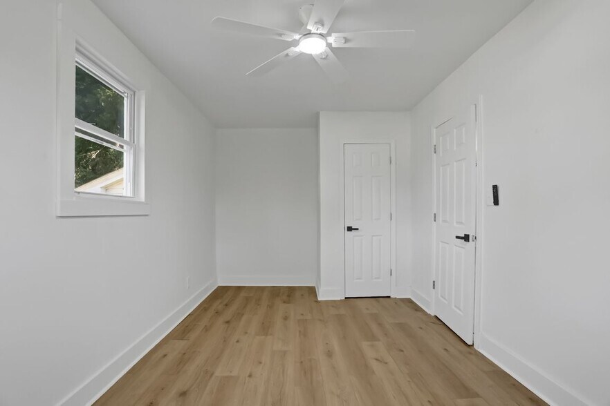 Building Photo - 636 W 48th St