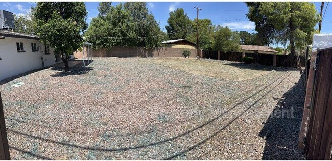 Building Photo - 6701 N 14th Dr