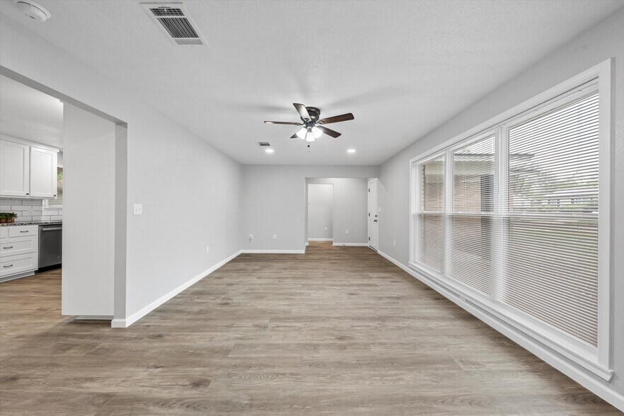 Building Photo - 1225 Meadow Brook Rd