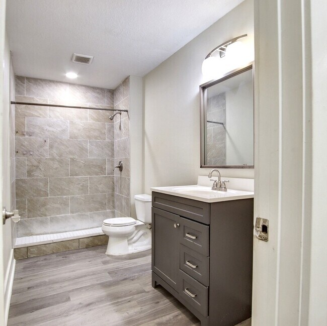 Building Photo - 5708 Flamingo Ct