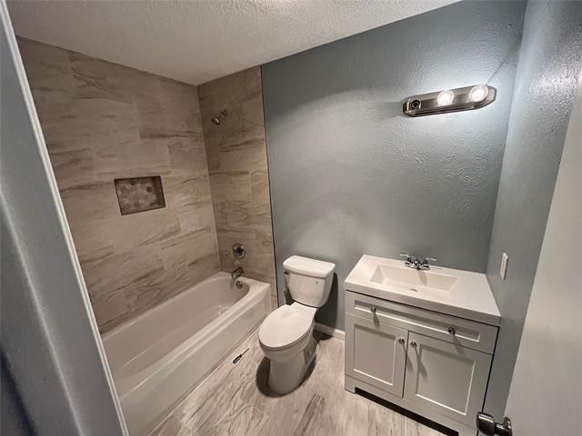 Building Photo - 2713 Scenic Hills Dr