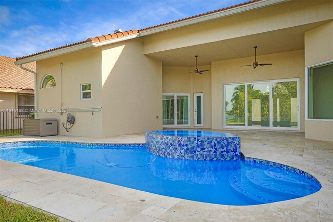 Building Photo - 10133 NW 48th Dr