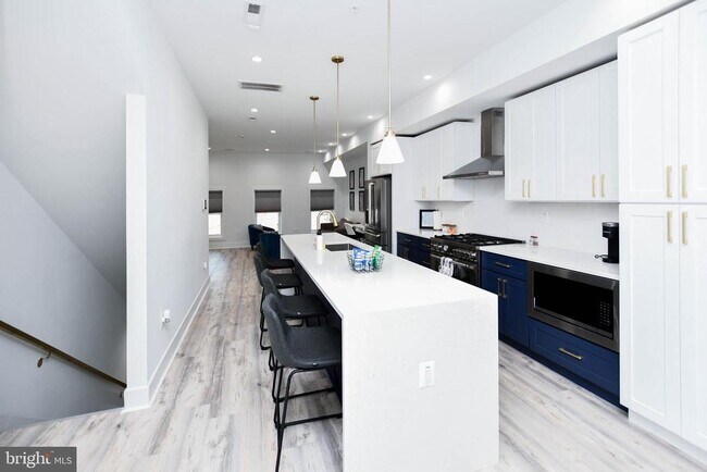 Building Photo - 4202 3rd St NW
