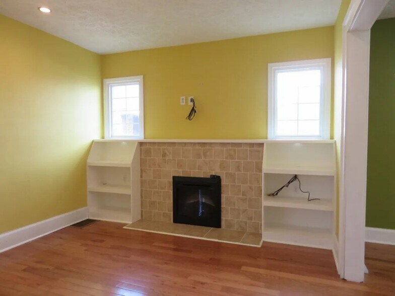 Building Photo - 172 Western Ave