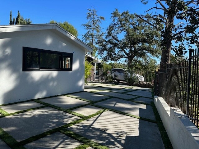 Building Photo - 22421 Mulholland Dr