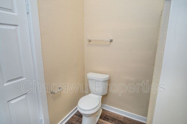 Building Photo - 125 Southolme Ave