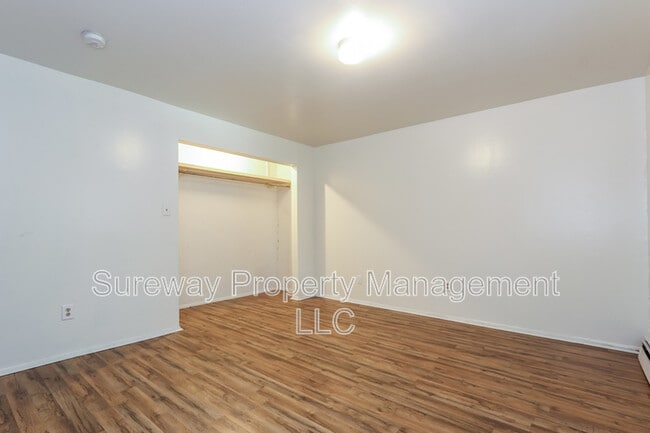 Building Photo - 207 Columbia Ave