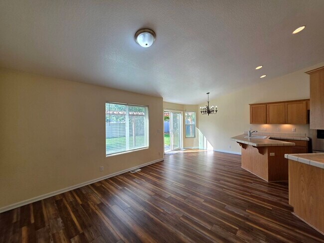Building Photo - 1511 W. 40th Pl.