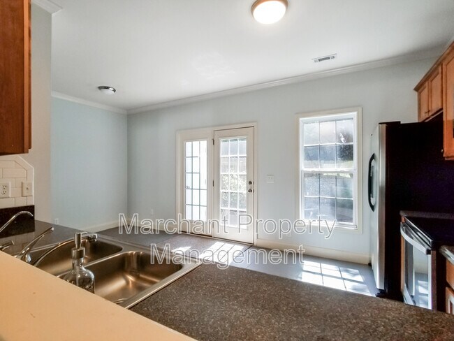 Building Photo - 209 Ashby Dr
