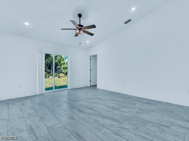 Building Photo - 851 Bedford Dr