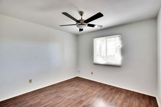 Building Photo - 8002 Croftwood Dr