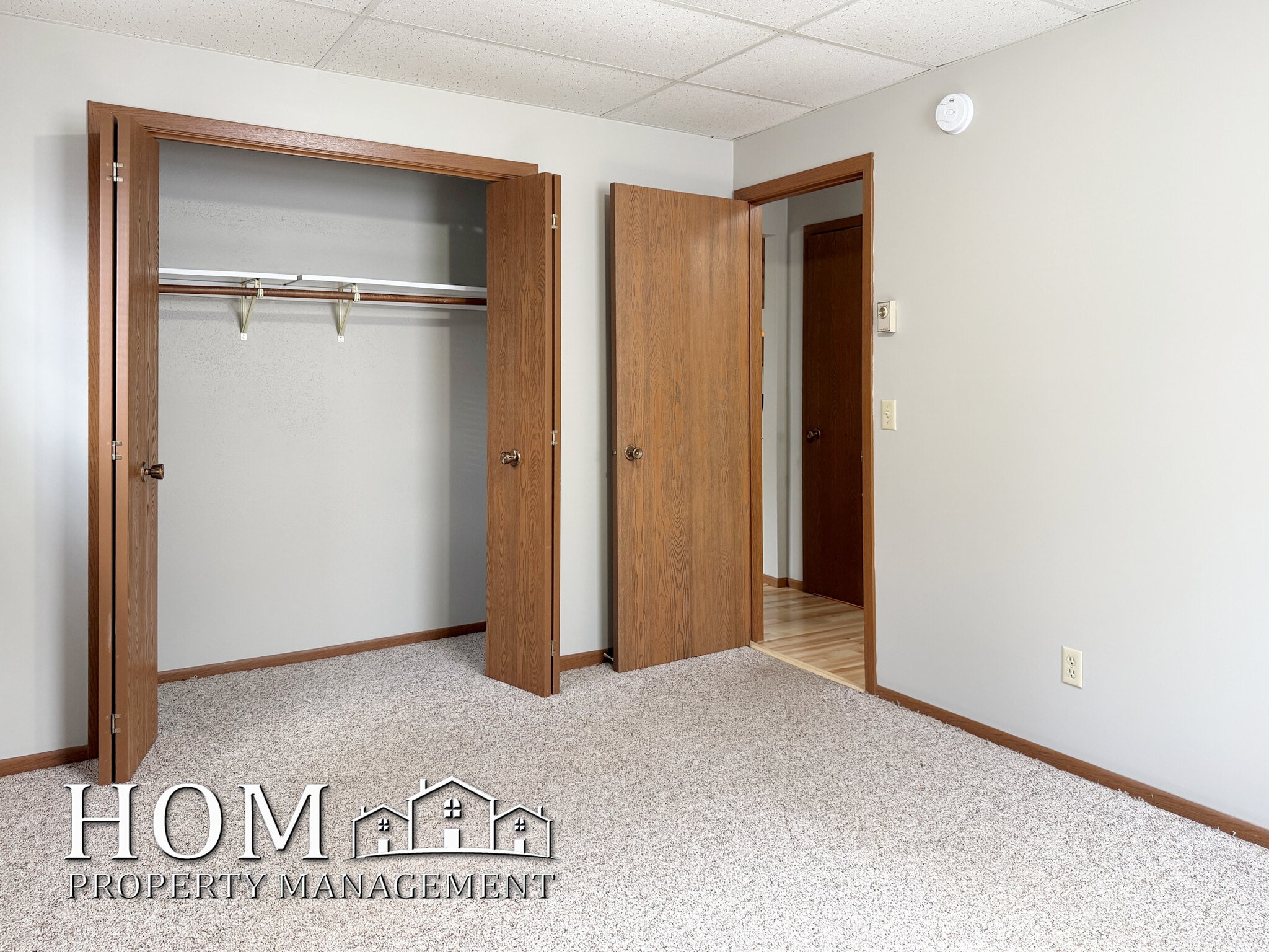 Building Photo - 1701 Pleasant View Dr