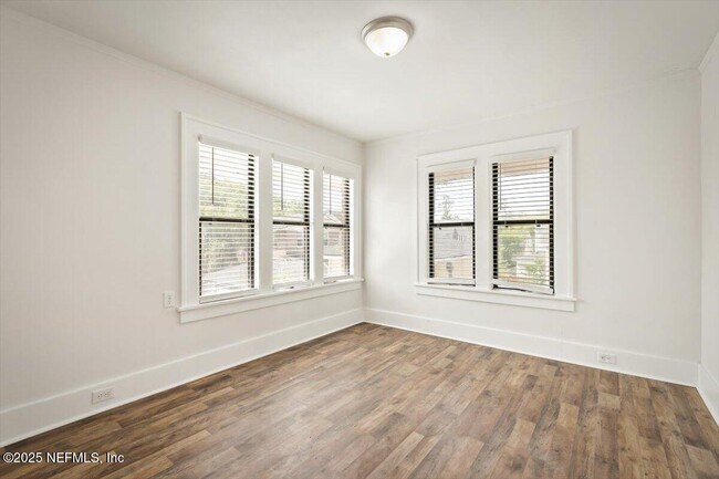 Building Photo - 1514 McDuff Ave S