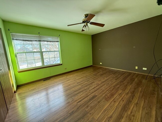 Building Photo - 210 Shadybrook Ln