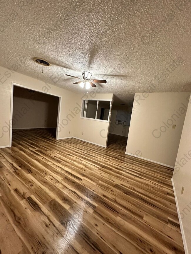 Building Photo - Cozy 3 bedroom 1.5 bathroom home.