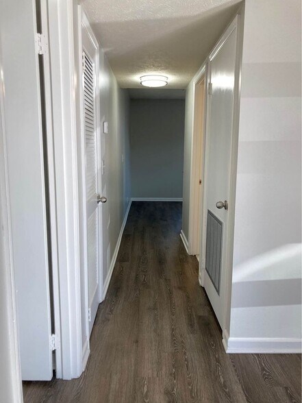Building Photo - 610 River Rouge Dr, Unit A