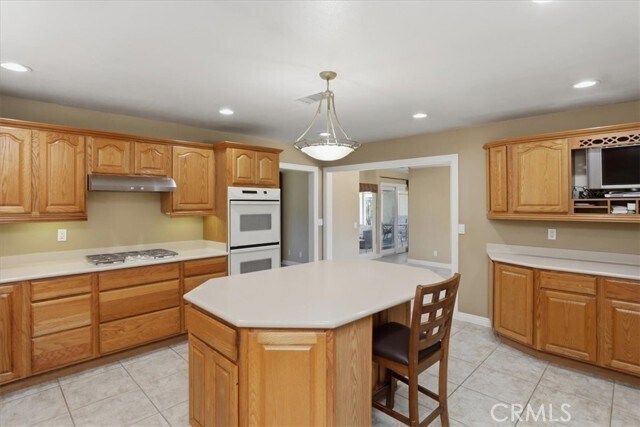 Building Photo - 16540 Wagon Wheel Dr