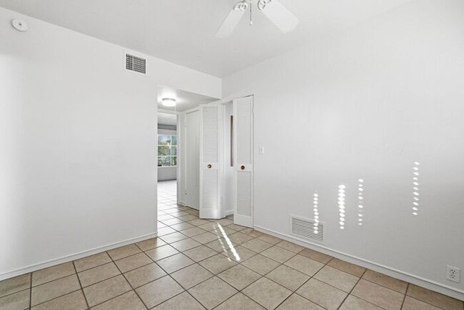 Building Photo - 2235 E Camino el Ganado