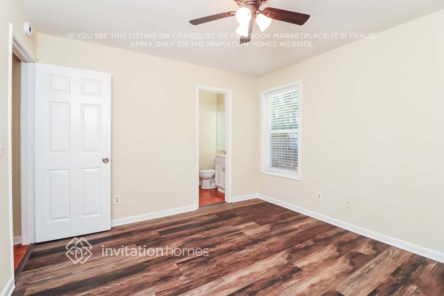 Building Photo - 145 Stoneforest Dr