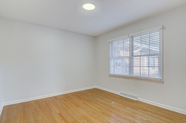 Building Photo - 805 Trenton St