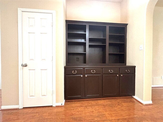 Building Photo - 19123 Center Park Dr