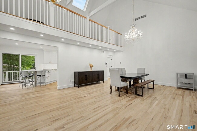 Building Photo - 158 Steep Hill Rd