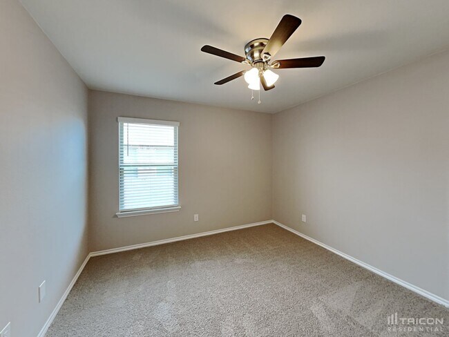 Building Photo - 2514 Henley Dr