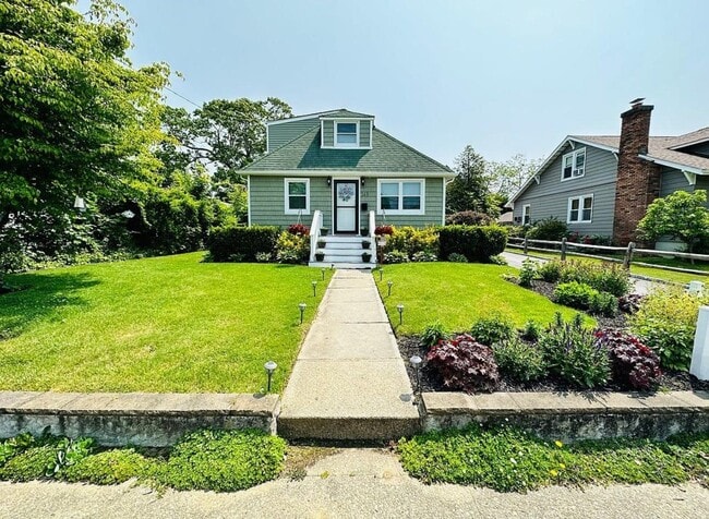 Primary Photo - 143 Church Ave