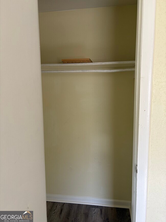 Building Photo - 307 Finley St