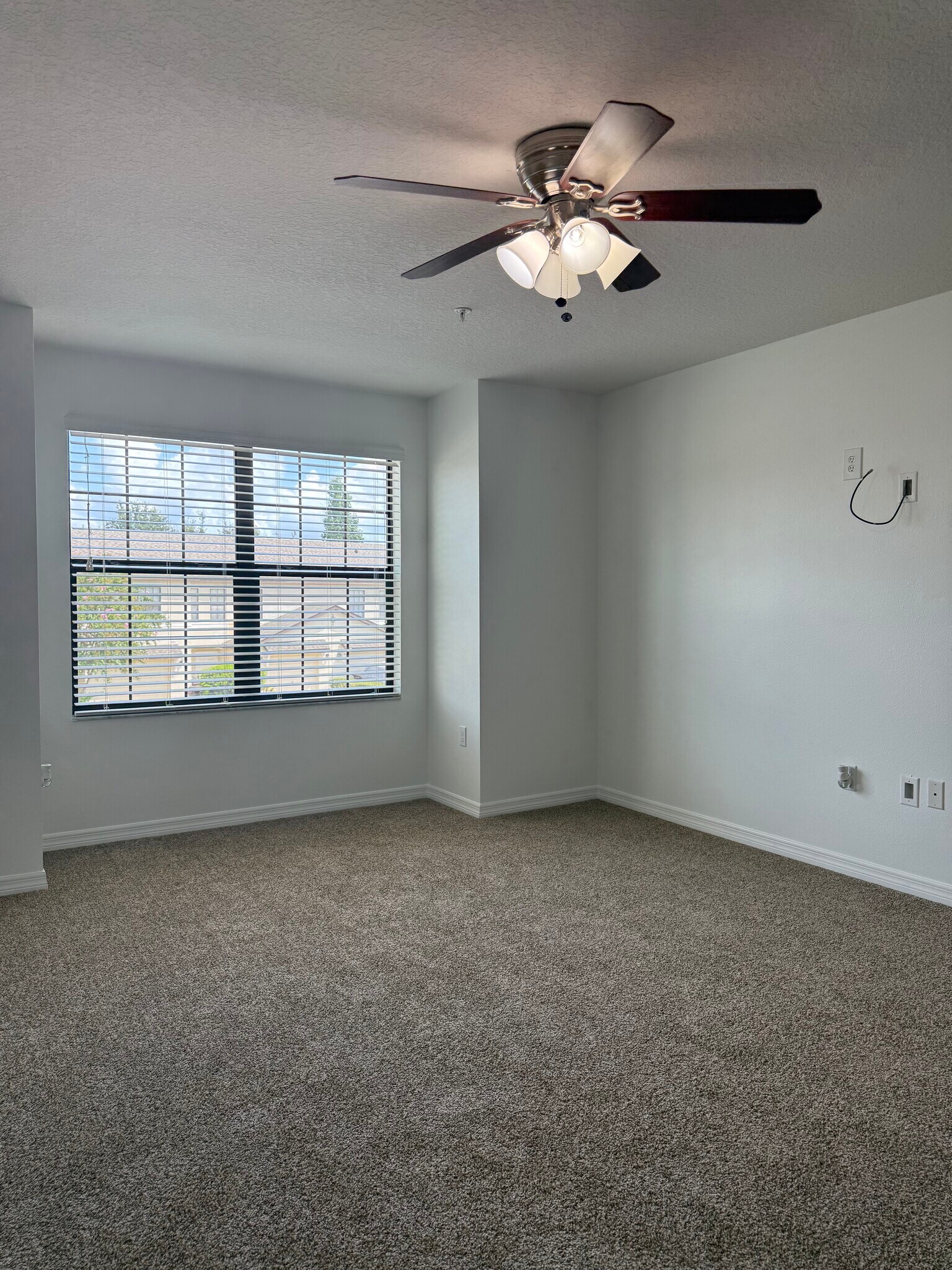 Building Photo - 2259 Seven Oaks Dr