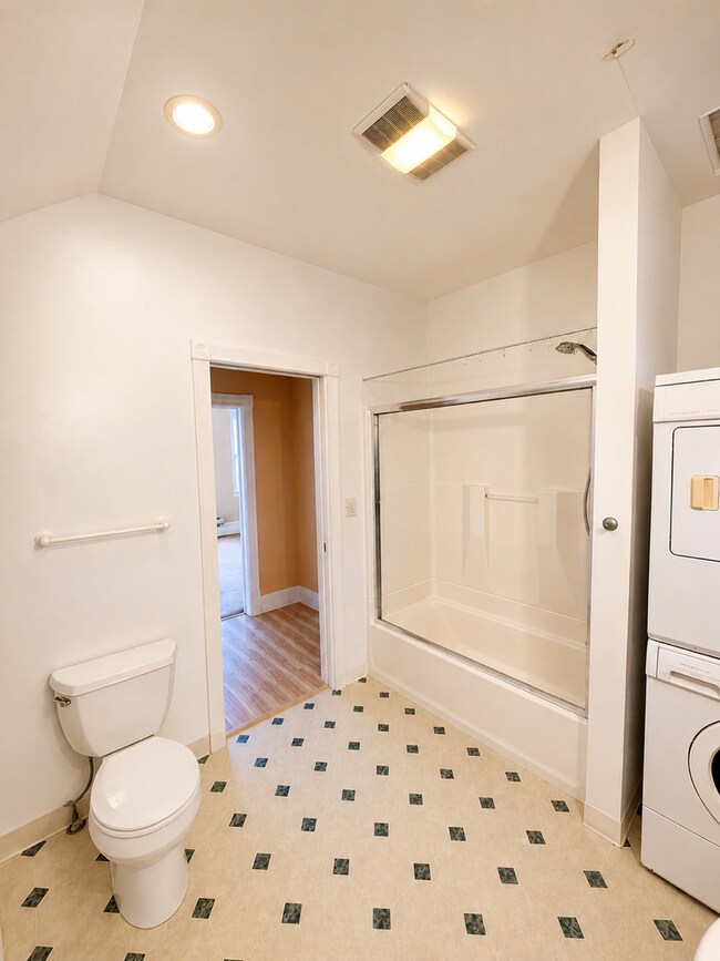 Building Photo - DASILVA RYAN DUPLEX