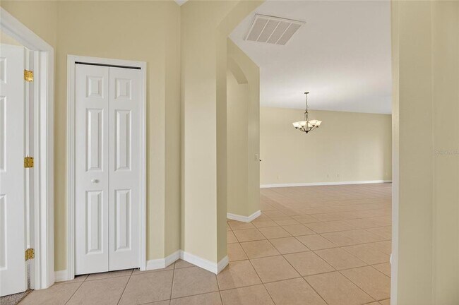 Building Photo - 5845 Sunset Falls Dr