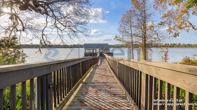 Building Photo - 10316 Fallsgrove St