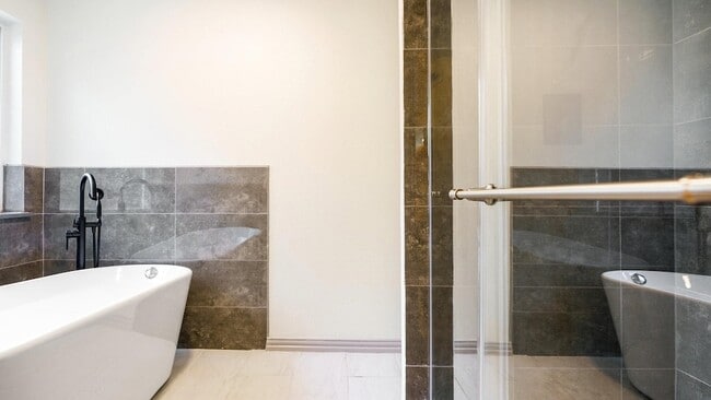 Building Photo - 2616 Ellis Ct