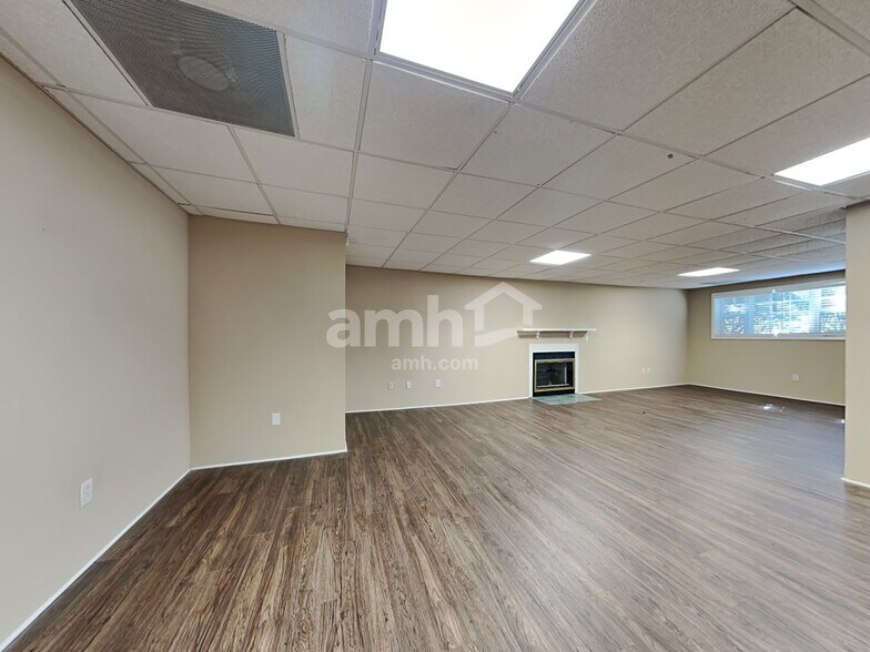 Building Photo - 5160 Windsbury Ridge Rd