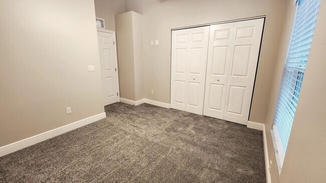 Building Photo - 5151 SE 103rd Ln