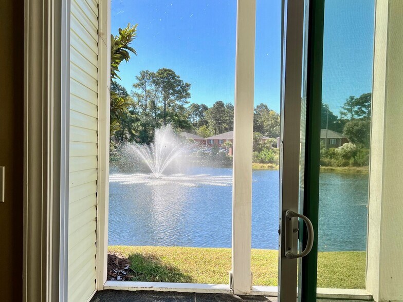 Primary Photo - 110 Fountain Pointe Ln