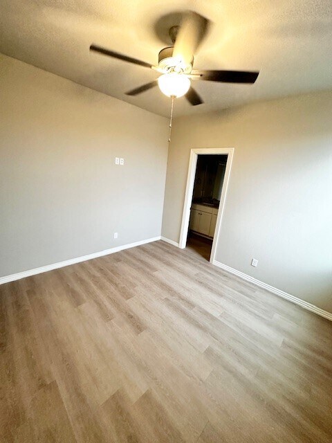 Building Photo - 1507 SW Casuarina Dr